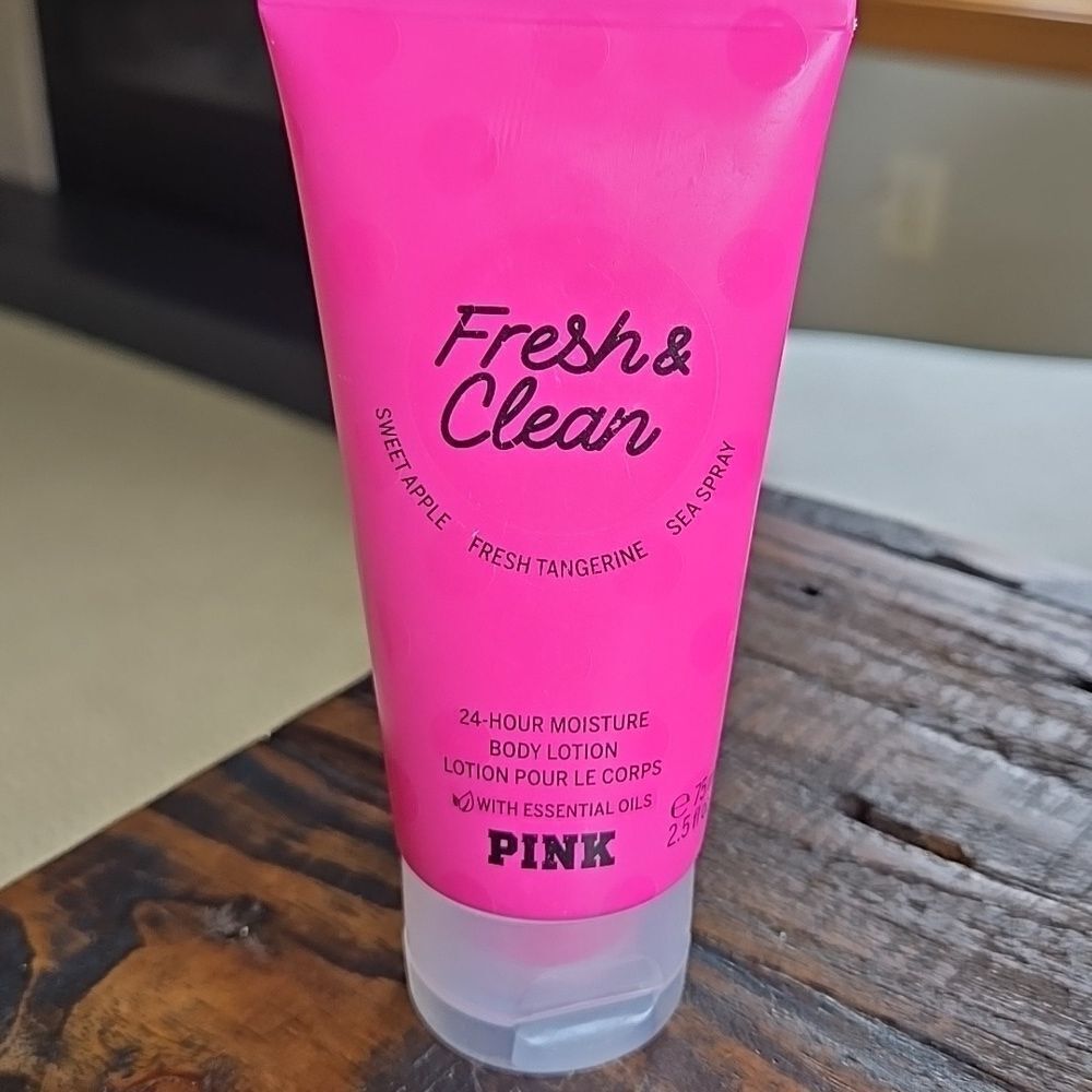 Pink Fresh & Clean body lotion 2.5 oz Apple tangerine Sea Spray Mini Travel Size